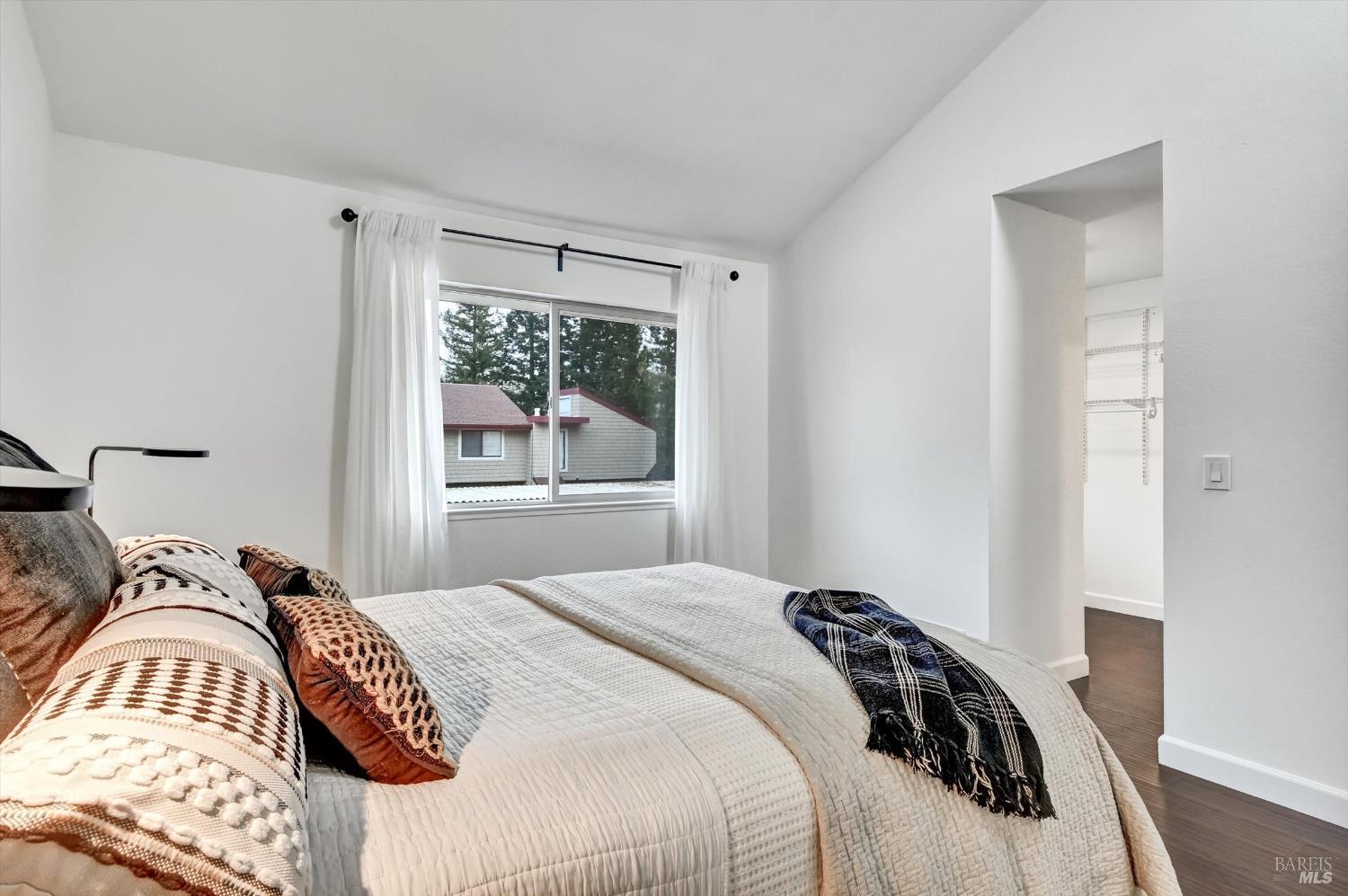 Detail Gallery Image 19 of 33 For 106 Albion Ct, Novato,  CA 94947 - 3 Beds | 2/1 Baths