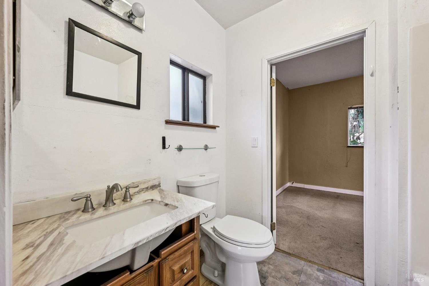 Detail Gallery Image 13 of 35 For 1127 Cleveland Ave, Santa Rosa,  CA 95401 - 2 Beds | 1/1 Baths