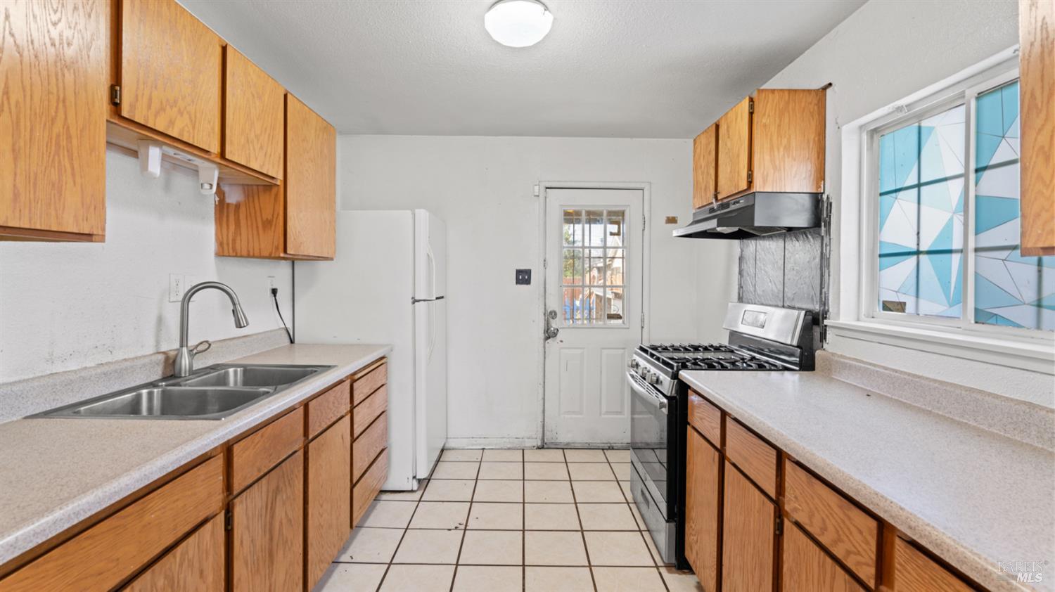 Detail Gallery Image 4 of 34 For 105 Phelan Ave, Vallejo,  CA 94590 - 4 Beds | 2 Baths