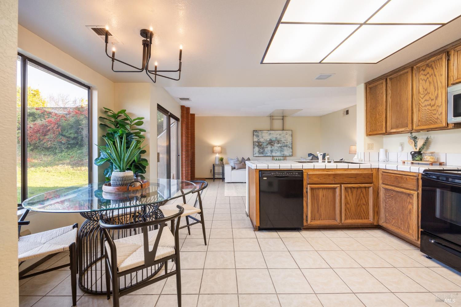 Detail Gallery Image 20 of 48 For 3501 Ponderosa Trl, Pinole,  CA 94564 - 4 Beds | 2/1 Baths