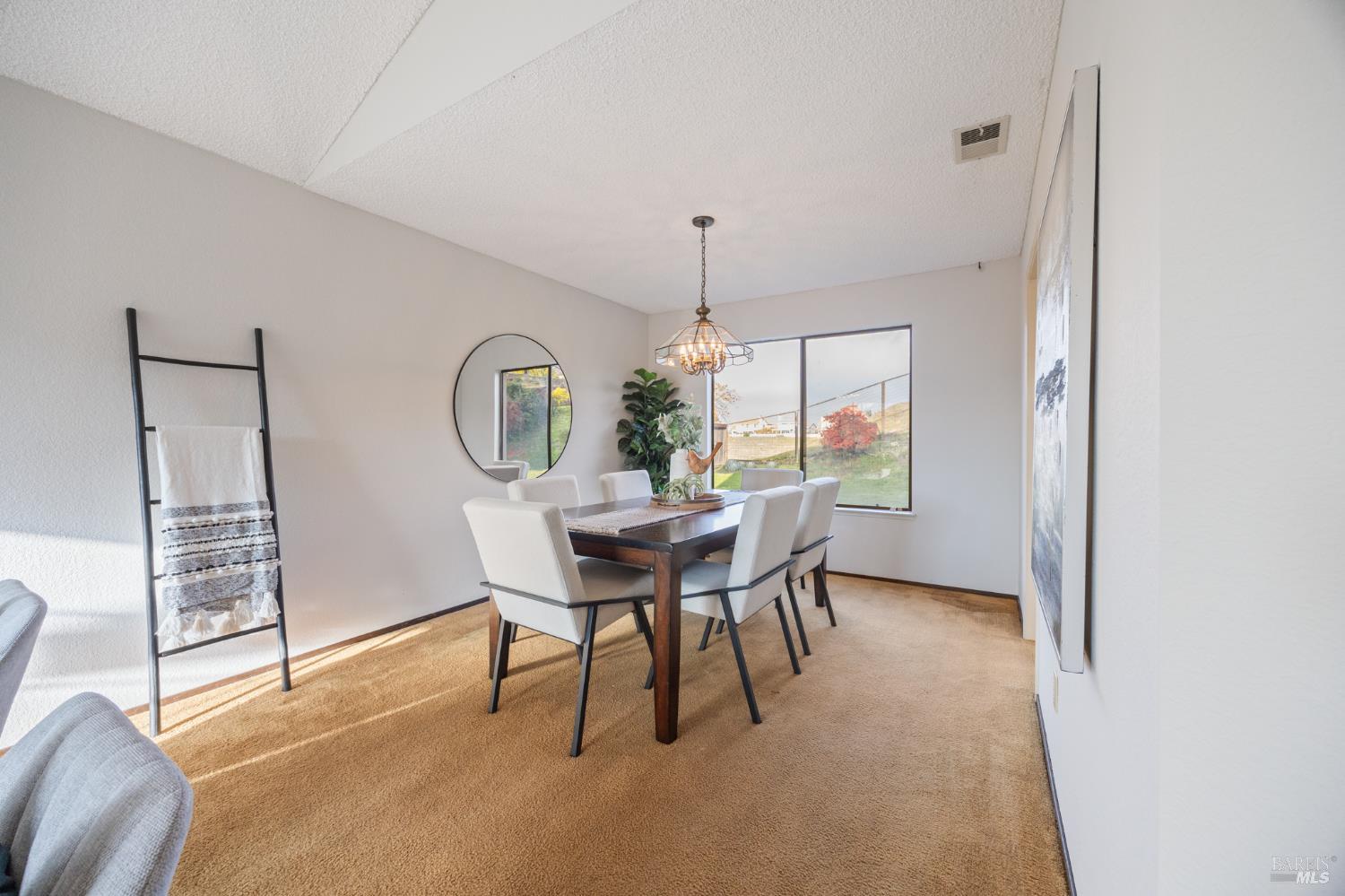 Detail Gallery Image 11 of 48 For 3501 Ponderosa Trl, Pinole,  CA 94564 - 4 Beds | 2/1 Baths