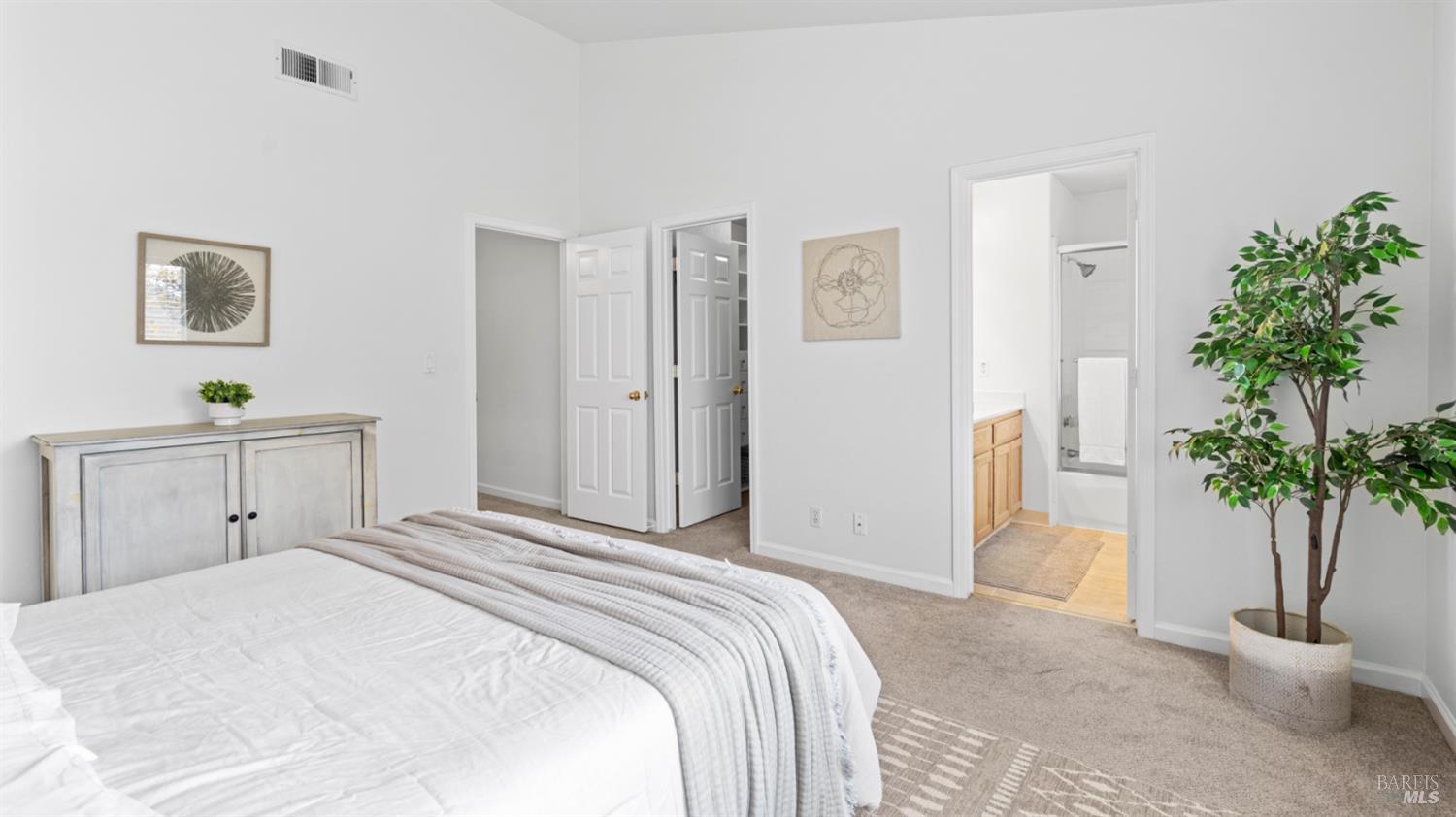 Detail Gallery Image 25 of 31 For 1714 Zinfandel Dr, Petaluma,  CA 94954 - 3 Beds | 2/1 Baths