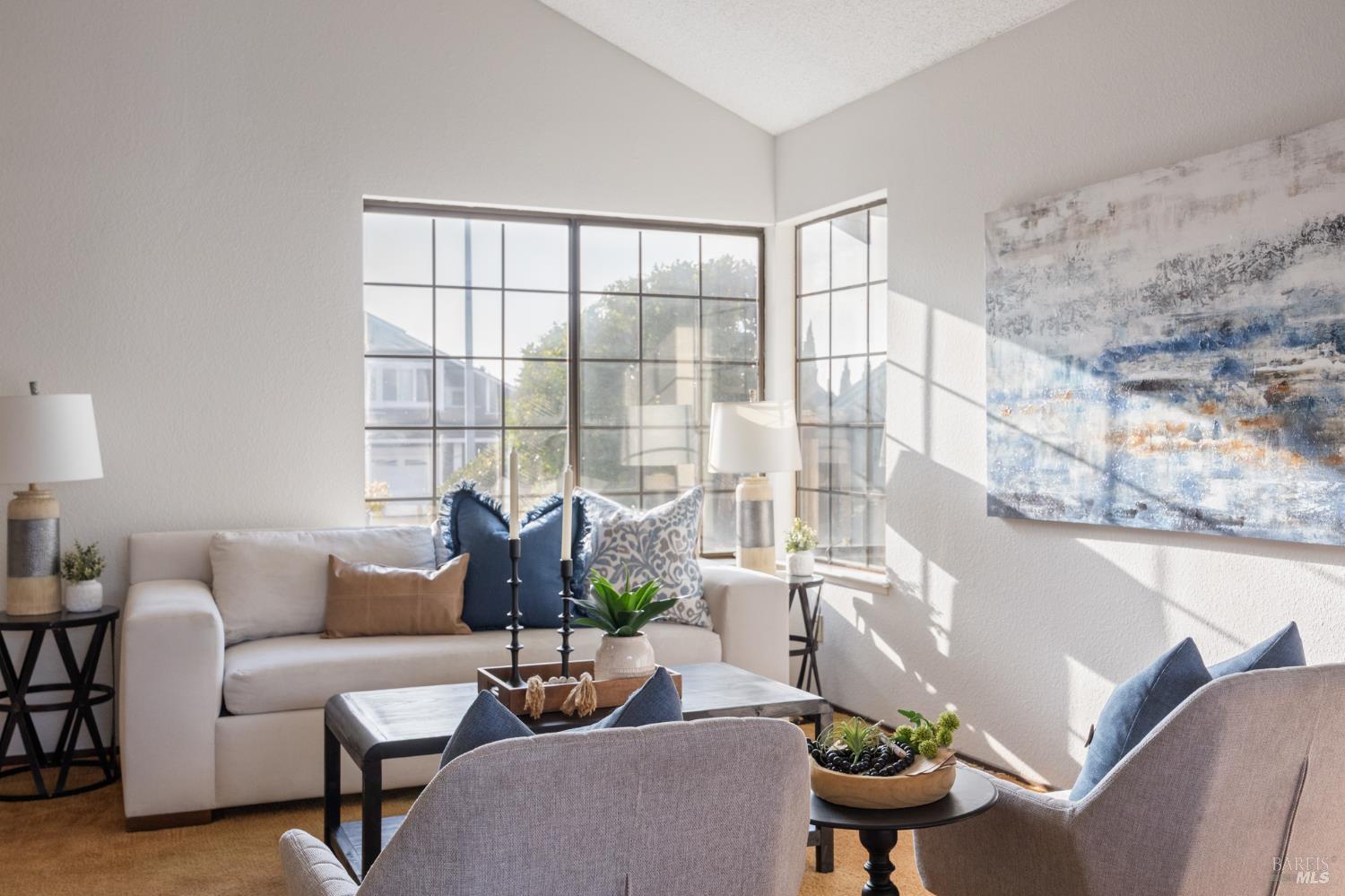 Detail Gallery Image 9 of 48 For 3501 Ponderosa Trl, Pinole,  CA 94564 - 4 Beds | 2/1 Baths