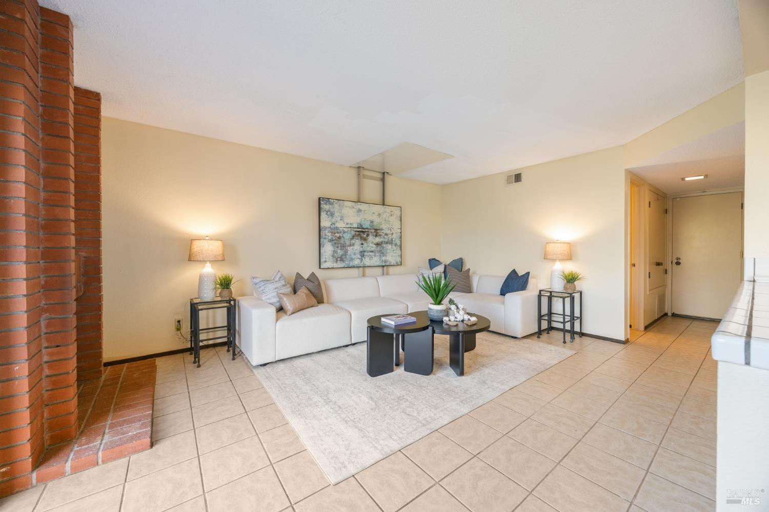 Detail Gallery Image 16 of 48 For 3501 Ponderosa Trl, Pinole,  CA 94564 - 4 Beds | 2/1 Baths