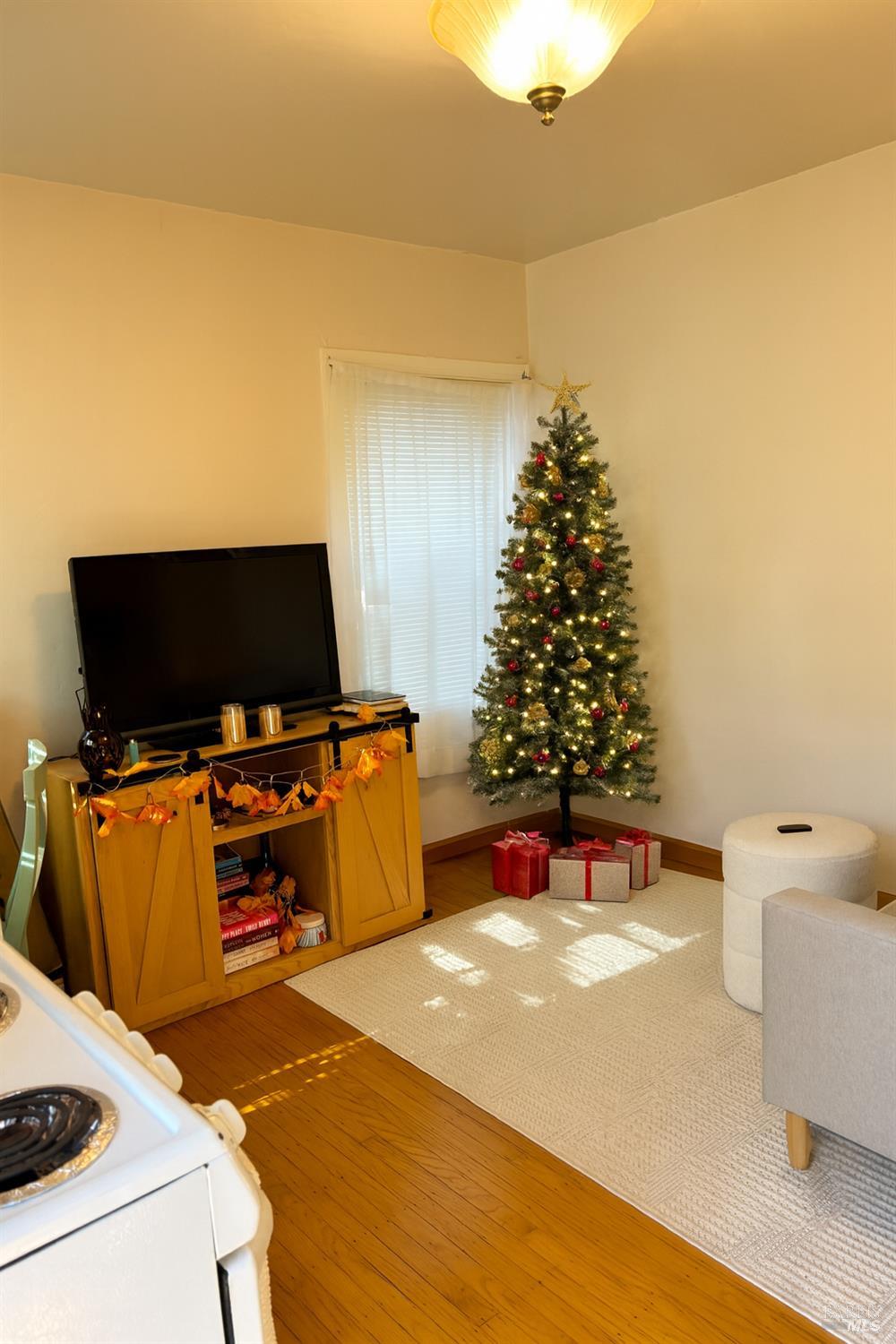 Detail Gallery Image 3 of 6 For 1231 Stevenson St, Calistoga,  CA 94515 - 3 Beds | 1/1 Baths