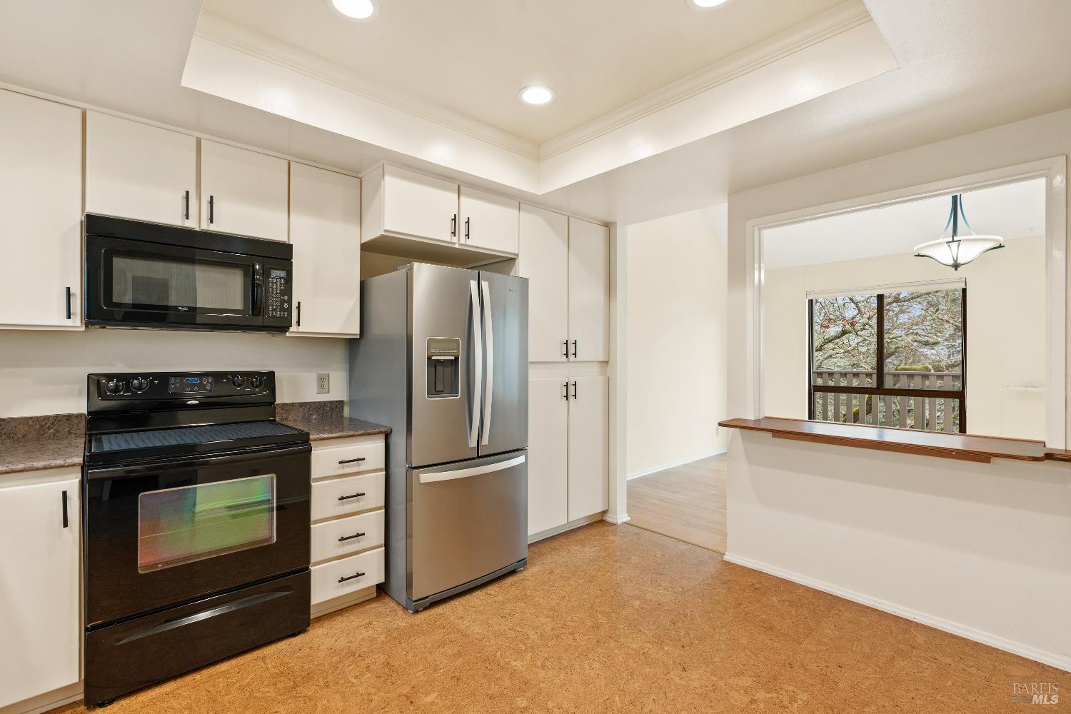 Detail Gallery Image 9 of 24 For 14 Oak Forest Ln, Santa Rosa,  CA 95409 - 2 Beds | 2 Baths