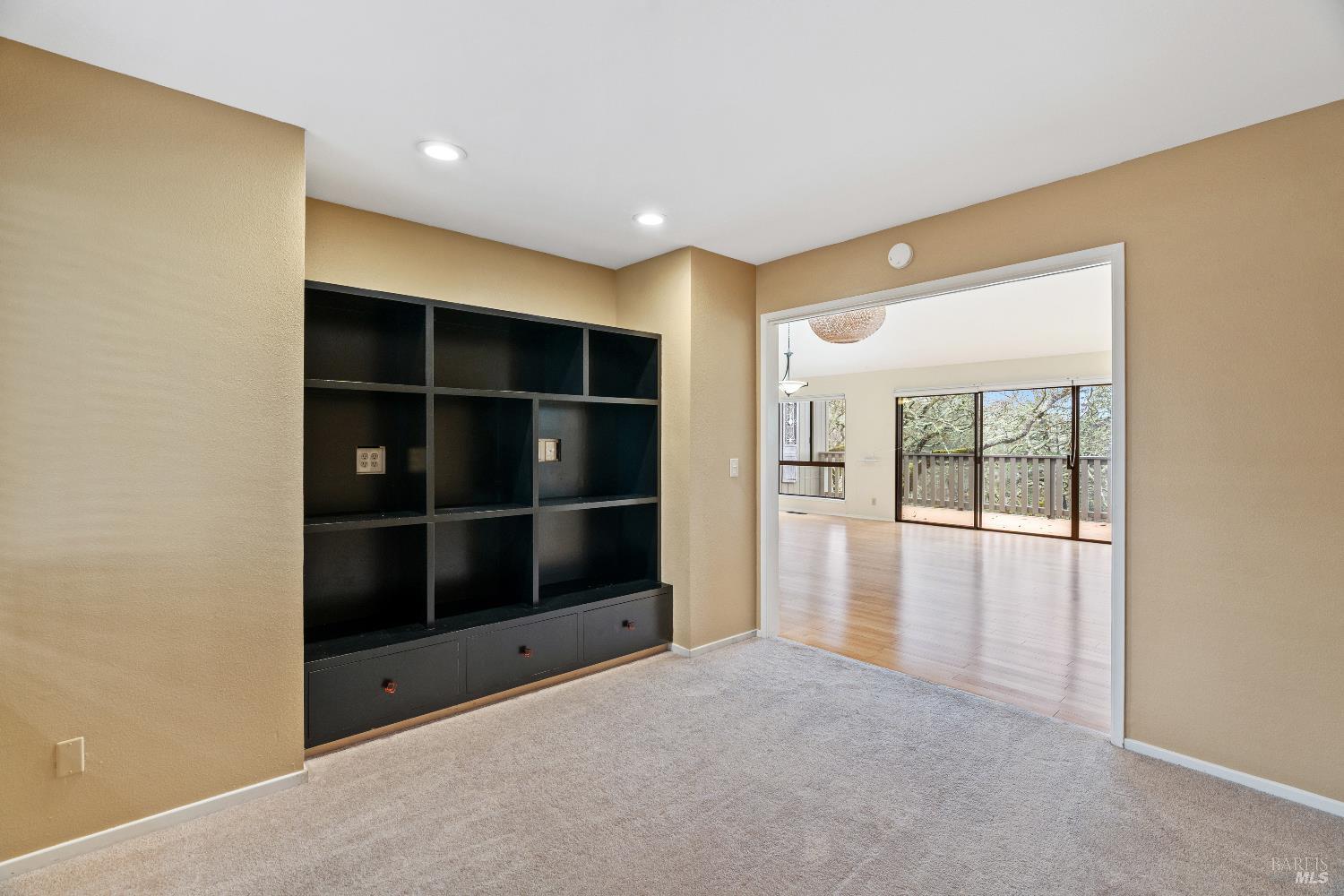 Detail Gallery Image 23 of 24 For 14 Oak Forest Ln, Santa Rosa,  CA 95409 - 2 Beds | 2 Baths