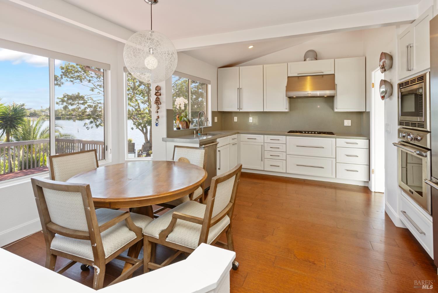 Detail Gallery Image 5 of 21 For 8 Caribe Isle, Novato,  CA 94062 - 4 Beds | 3 Baths