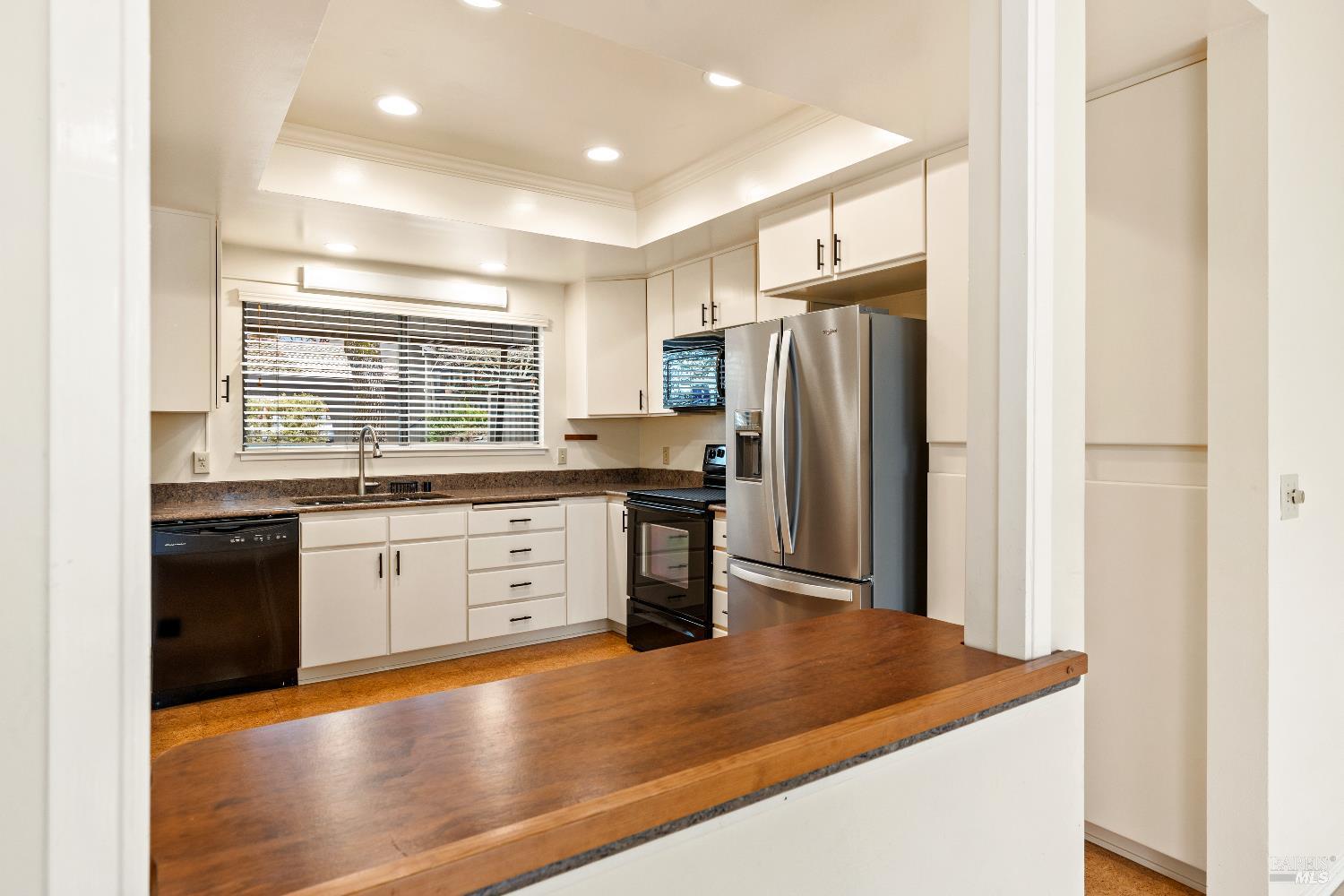 Detail Gallery Image 6 of 24 For 14 Oak Forest Ln, Santa Rosa,  CA 95409 - 2 Beds | 2 Baths