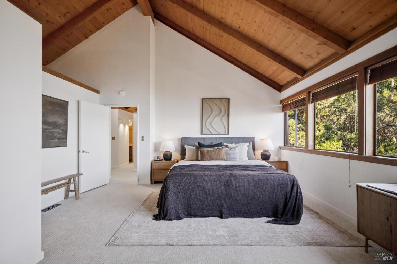 Detail Gallery Image 20 of 32 For 2490 Spanish Trail Rd, Tiburon,  CA 94920 - 4 Beds | 3/1 Baths