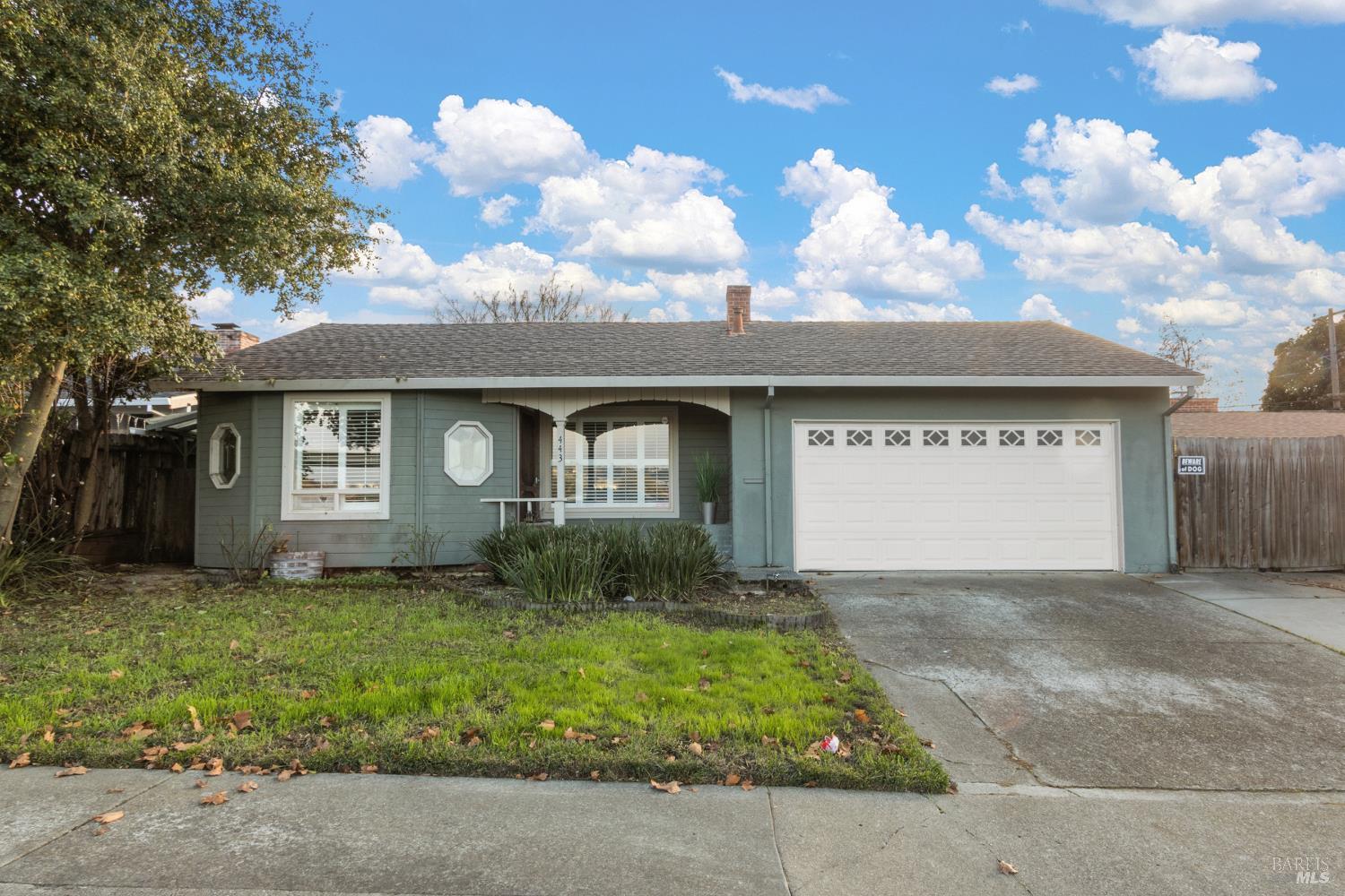 Detail Gallery Image 2 of 29 For 443 Baywood Dr, Vallejo,  CA 94591 - 3 Beds | 2 Baths