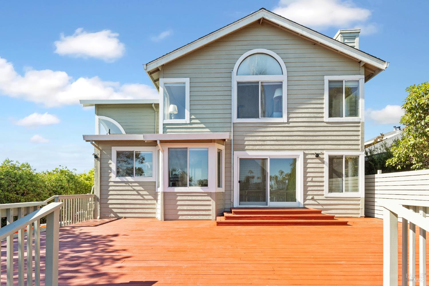 Detail Gallery Image 2 of 21 For 8 Caribe Isle, Novato,  CA 94062 - 4 Beds | 3 Baths