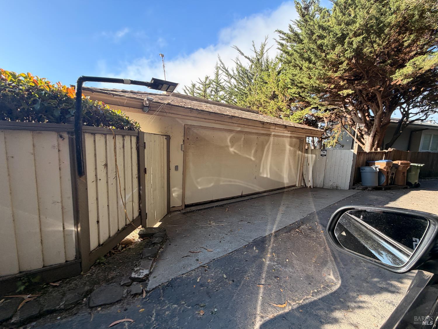 Detail Gallery Image 3 of 24 For 10 Cliff Rd, Belvedere,  CA 94920 - 5 Beds | 3/1 Baths