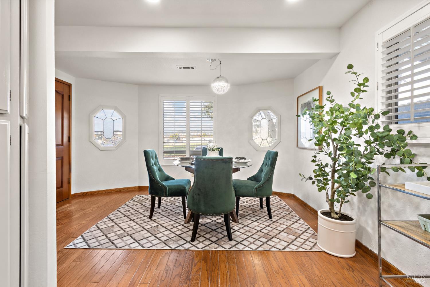 Detail Gallery Image 8 of 29 For 443 Baywood Dr, Vallejo,  CA 94591 - 3 Beds | 2 Baths