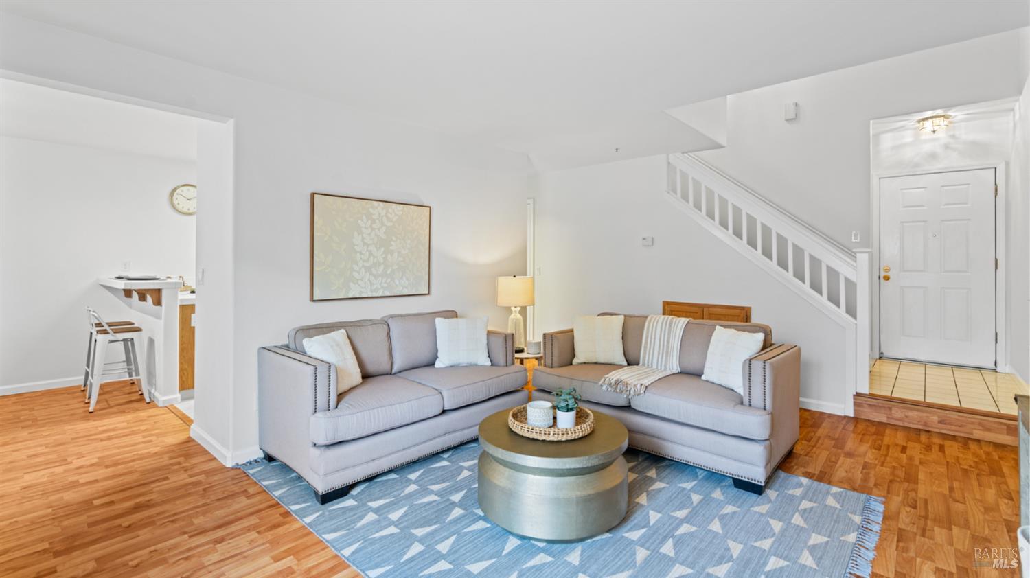 Detail Gallery Image 7 of 31 For 1714 Zinfandel Dr, Petaluma,  CA 94954 - 3 Beds | 2/1 Baths