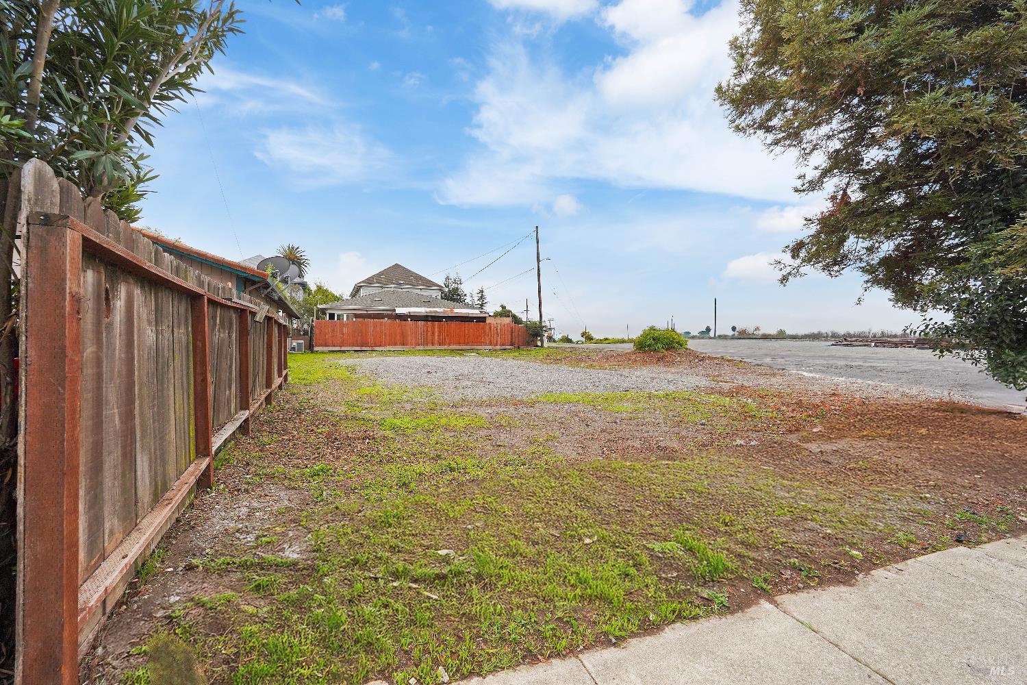 Detail Gallery Image 4 of 19 For 201 Sacramento St, Suisun City,  CA 94585 - – Beds | – Baths