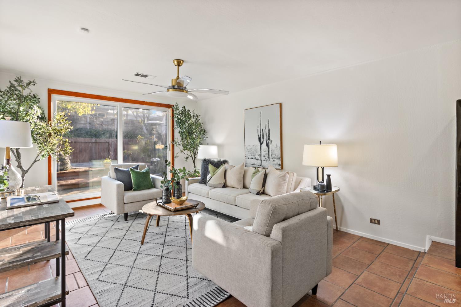 Detail Gallery Image 12 of 29 For 443 Baywood Dr, Vallejo,  CA 94591 - 3 Beds | 2 Baths