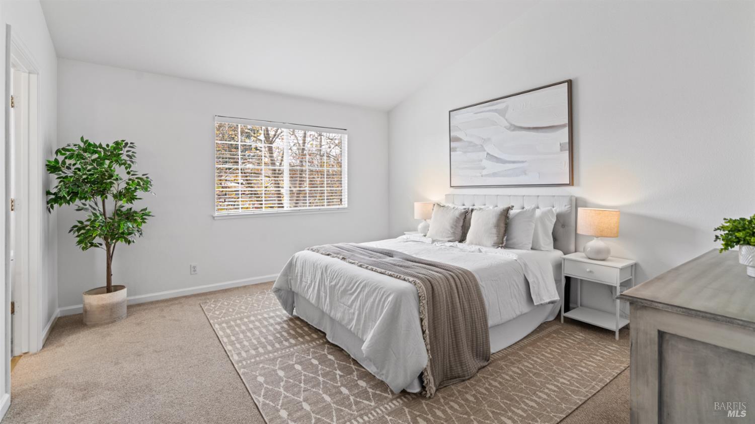 Detail Gallery Image 23 of 31 For 1714 Zinfandel Dr, Petaluma,  CA 94954 - 3 Beds | 2/1 Baths