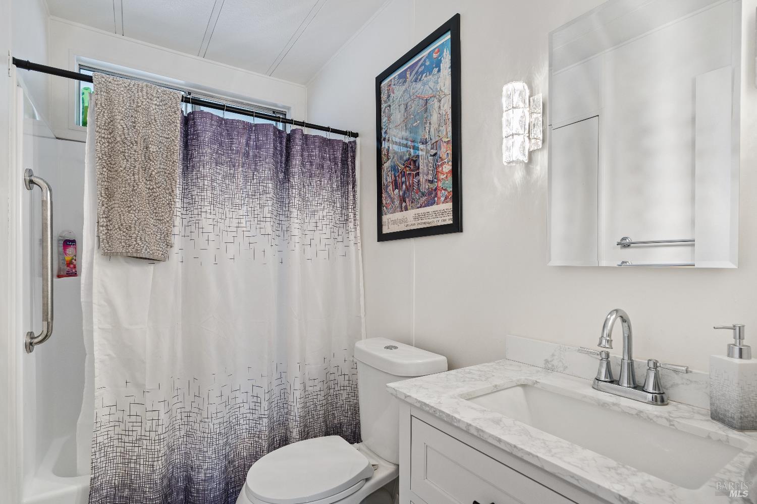 Detail Gallery Image 8 of 14 For 8155 Willow St, Windsor,  CA 95492 - 2 Beds | 2 Baths