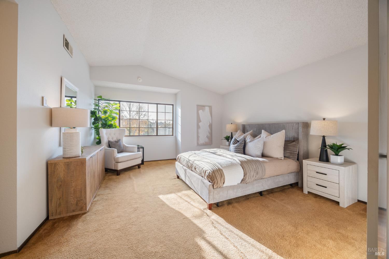 Detail Gallery Image 24 of 48 For 3501 Ponderosa Trl, Pinole,  CA 94564 - 4 Beds | 2/1 Baths