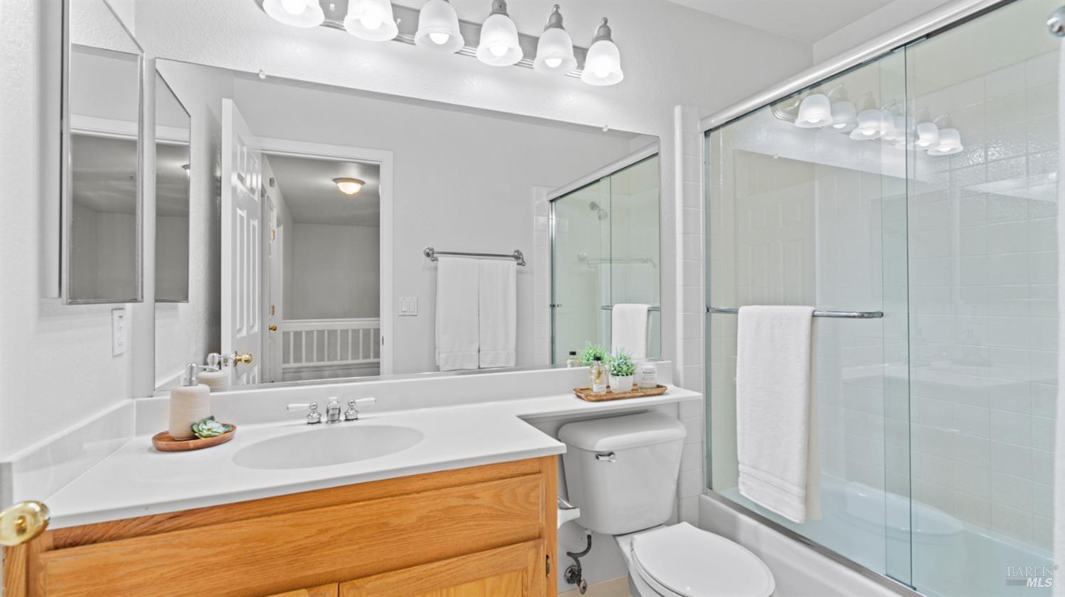 Detail Gallery Image 22 of 31 For 1714 Zinfandel Dr, Petaluma,  CA 94954 - 3 Beds | 2/1 Baths