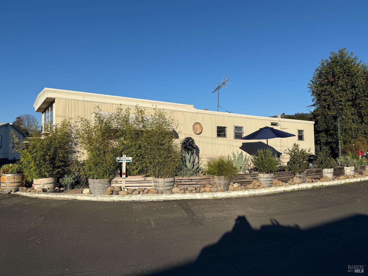 Detail Gallery Image 2 of 26 For 18715 Sonoma Hwy 14, Sonoma,  CA 95476 - 2 Beds | 1 Baths