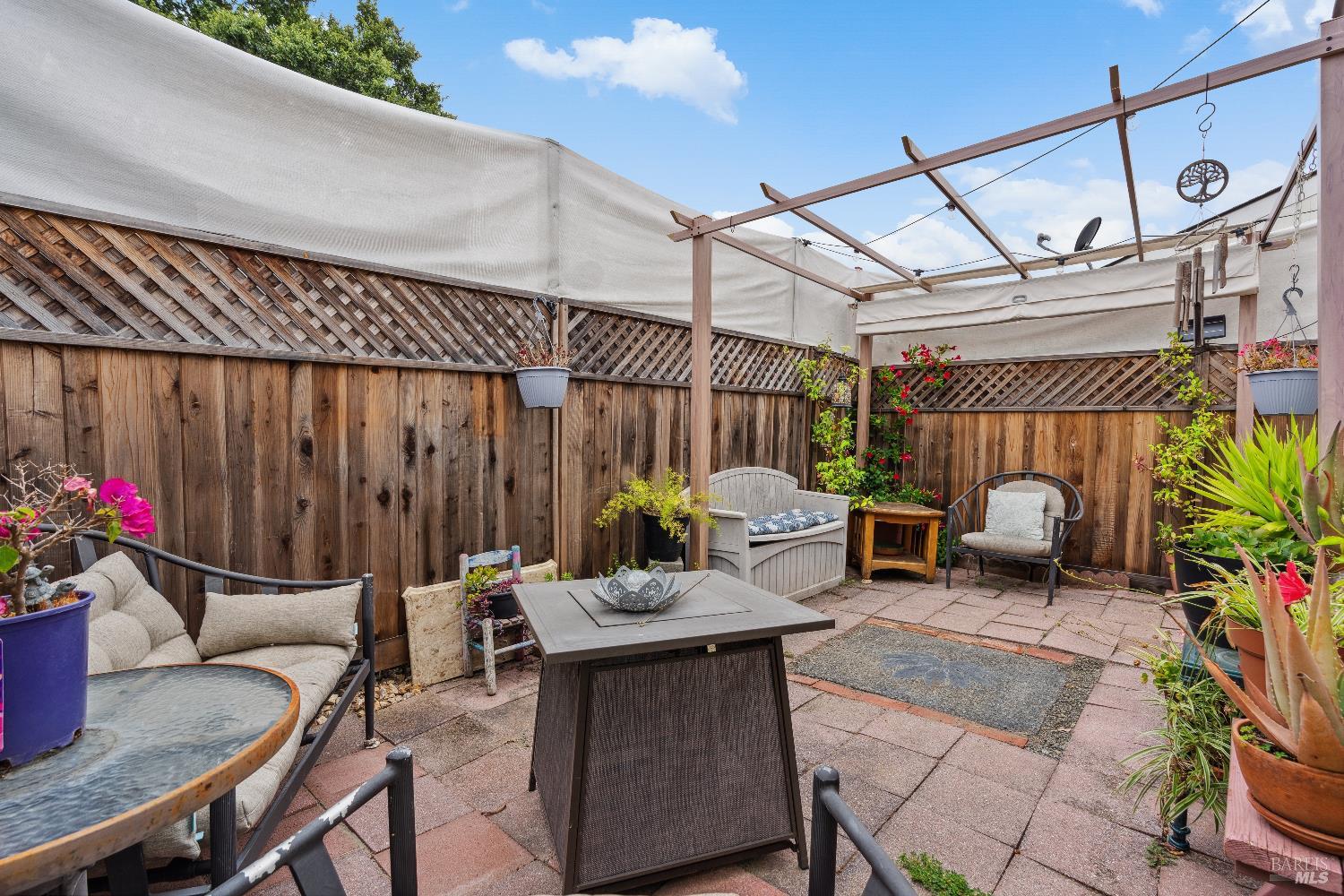 Detail Gallery Image 14 of 14 For 8155 Willow St, Windsor,  CA 95492 - 2 Beds | 2 Baths