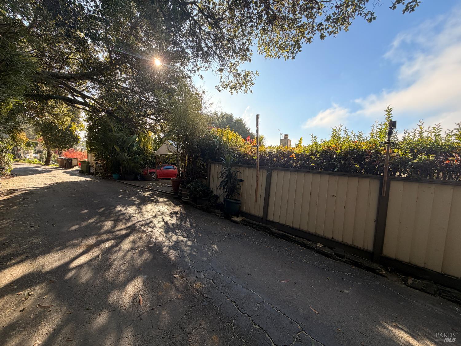 Detail Gallery Image 4 of 24 For 10 Cliff Rd, Belvedere,  CA 94920 - 5 Beds | 3/1 Baths