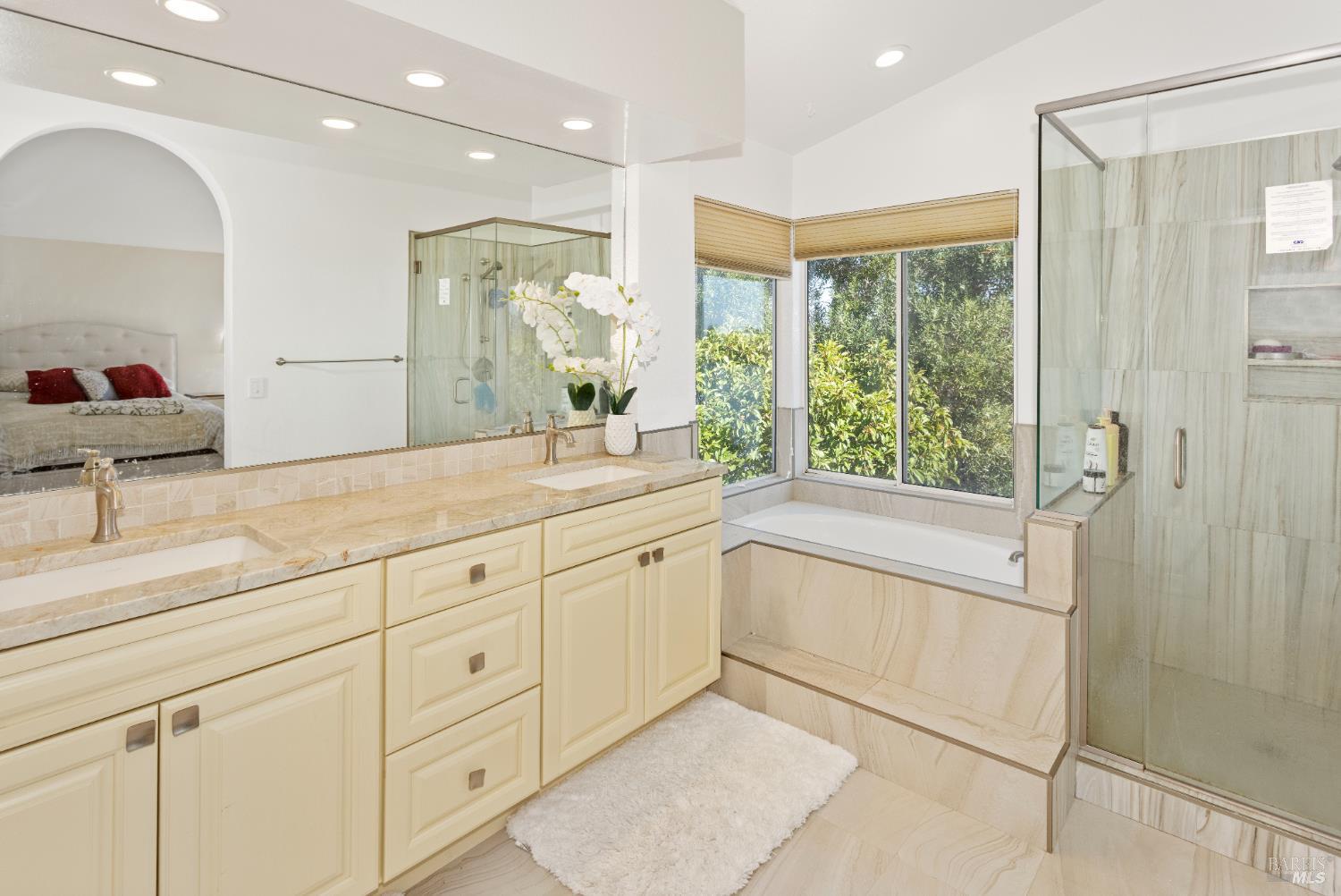 Detail Gallery Image 9 of 21 For 8 Caribe Isle, Novato,  CA 94062 - 4 Beds | 3 Baths