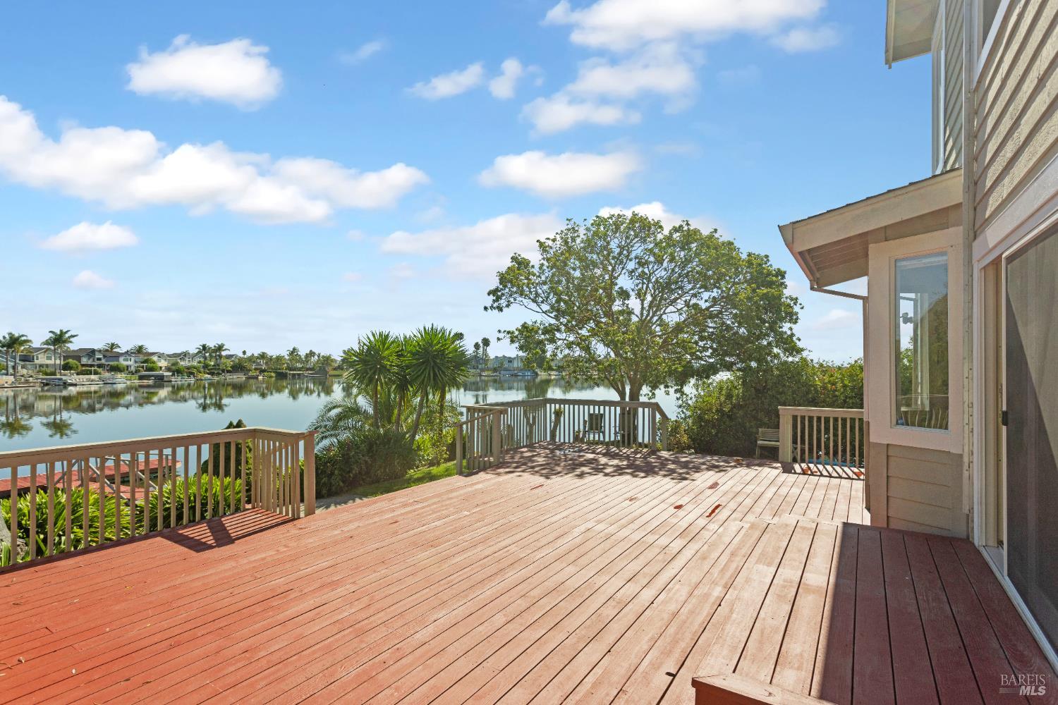 Detail Gallery Image 15 of 21 For 8 Caribe Isle, Novato,  CA 94062 - 4 Beds | 3 Baths