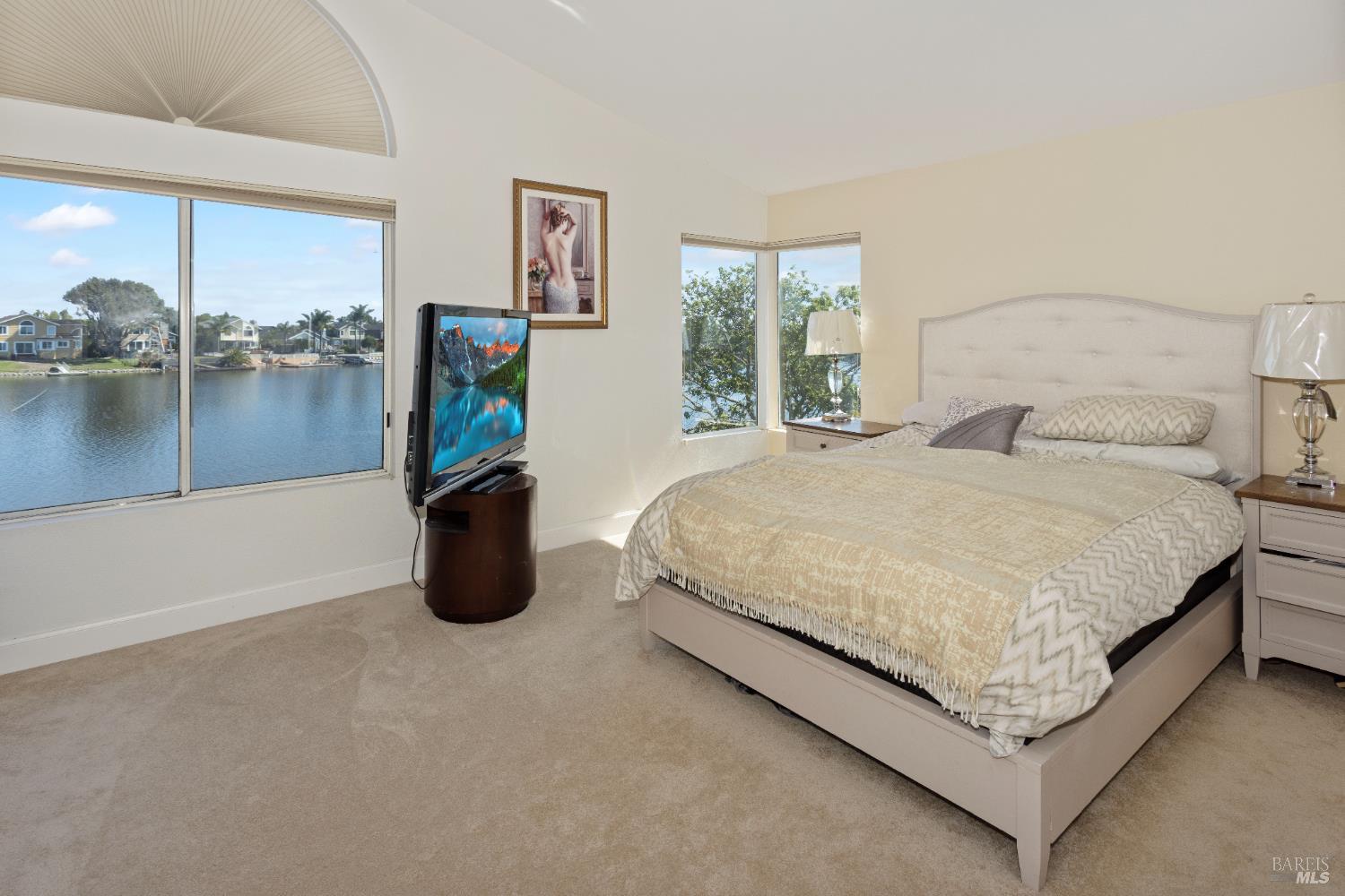 Detail Gallery Image 8 of 21 For 8 Caribe Isle, Novato,  CA 94062 - 4 Beds | 3 Baths