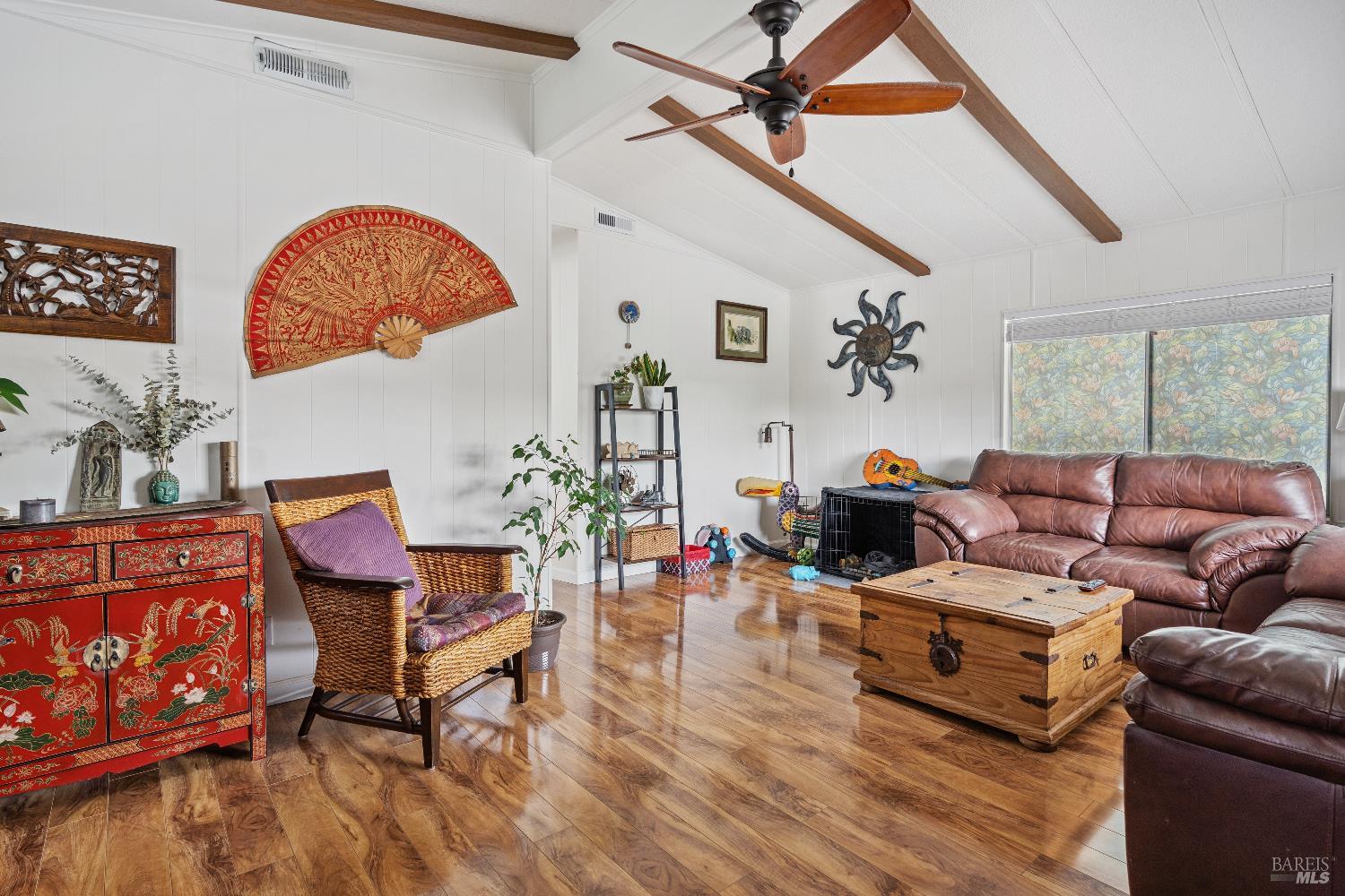 Detail Gallery Image 4 of 14 For 8155 Willow St, Windsor,  CA 95492 - 2 Beds | 2 Baths