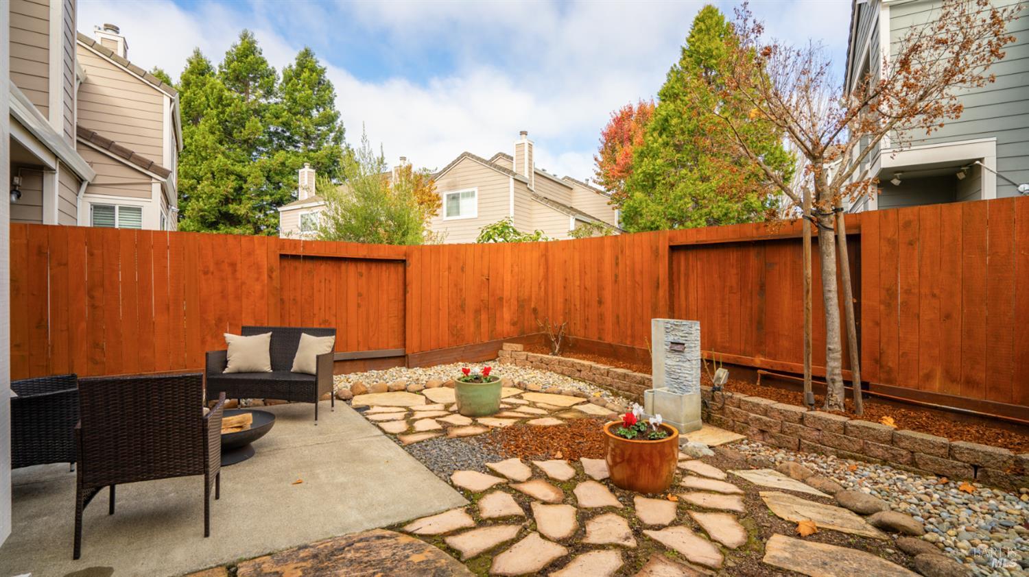 Detail Gallery Image 30 of 31 For 1714 Zinfandel Dr, Petaluma,  CA 94954 - 3 Beds | 2/1 Baths