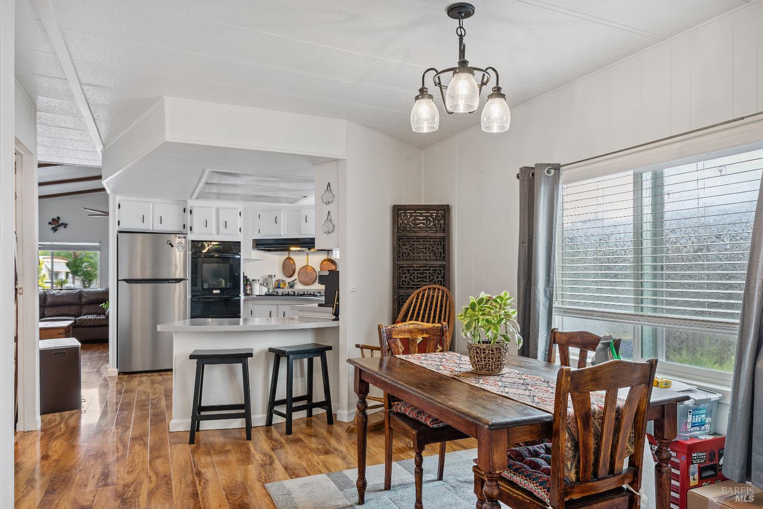 Detail Gallery Image 9 of 14 For 8155 Willow St, Windsor,  CA 95492 - 2 Beds | 2 Baths