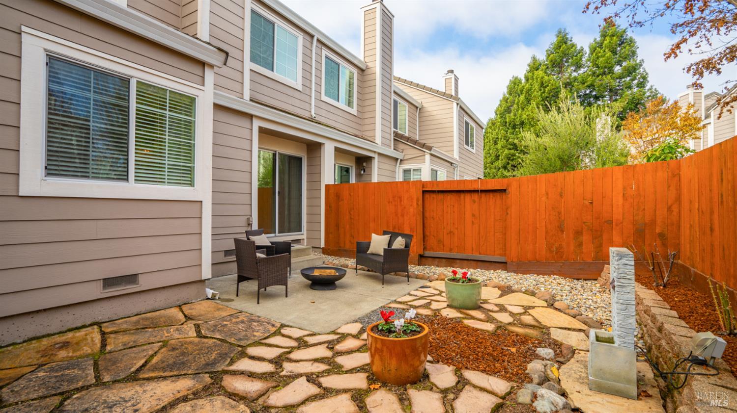 Detail Gallery Image 31 of 31 For 1714 Zinfandel Dr, Petaluma,  CA 94954 - 3 Beds | 2/1 Baths