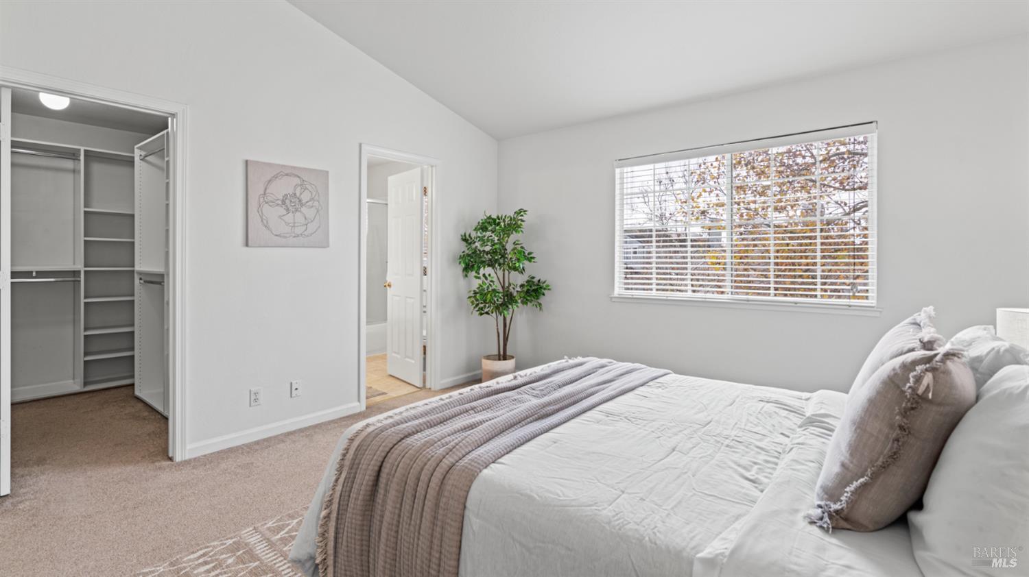 Detail Gallery Image 24 of 31 For 1714 Zinfandel Dr, Petaluma,  CA 94954 - 3 Beds | 2/1 Baths