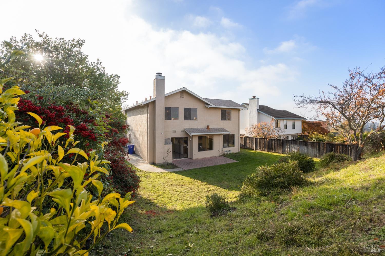 Detail Gallery Image 4 of 48 For 3501 Ponderosa Trl, Pinole,  CA 94564 - 4 Beds | 2/1 Baths