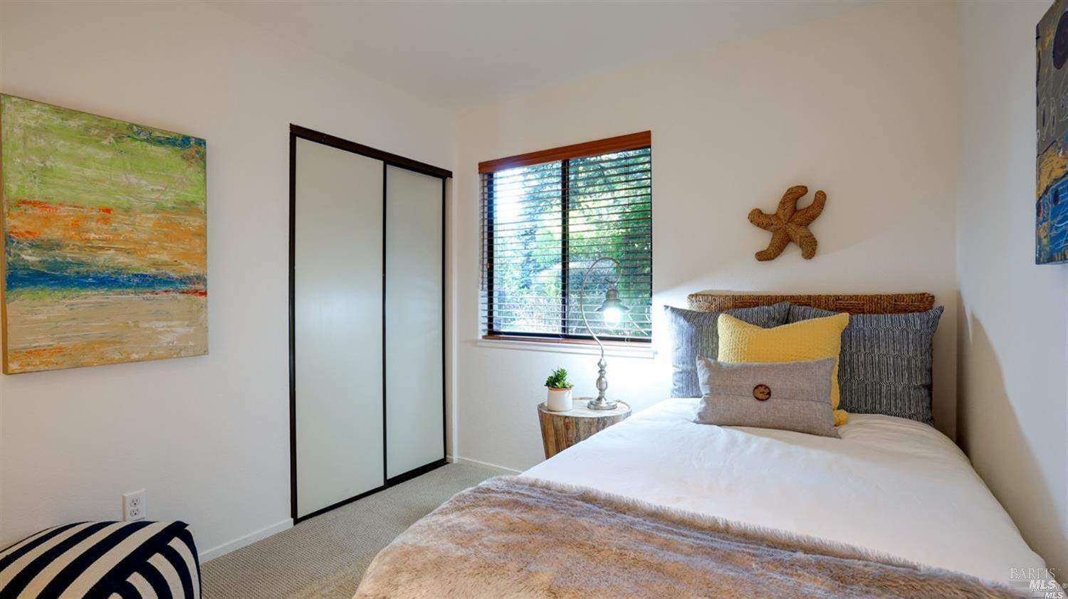 Detail Gallery Image 11 of 29 For 16 Tudor Ct, San Rafael,  CA 94903 - 2 Beds | 2 Baths