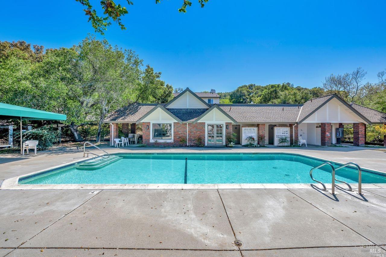 Detail Gallery Image 19 of 29 For 16 Tudor Ct, San Rafael,  CA 94903 - 2 Beds | 2 Baths