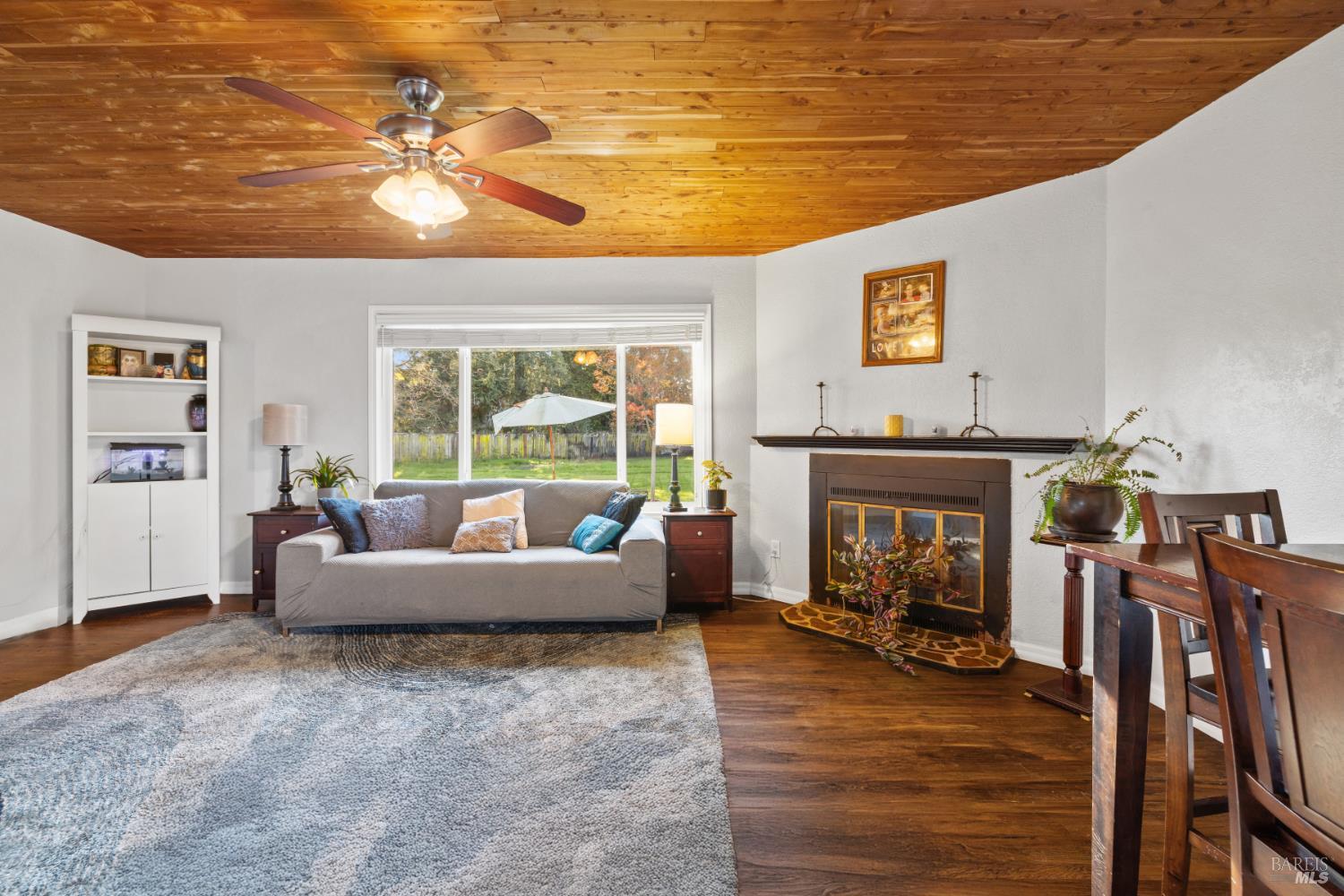 Detail Gallery Image 8 of 43 For 2825 Seneca Ln, Santa Rosa,  CA 95403 - 3 Beds | 2 Baths