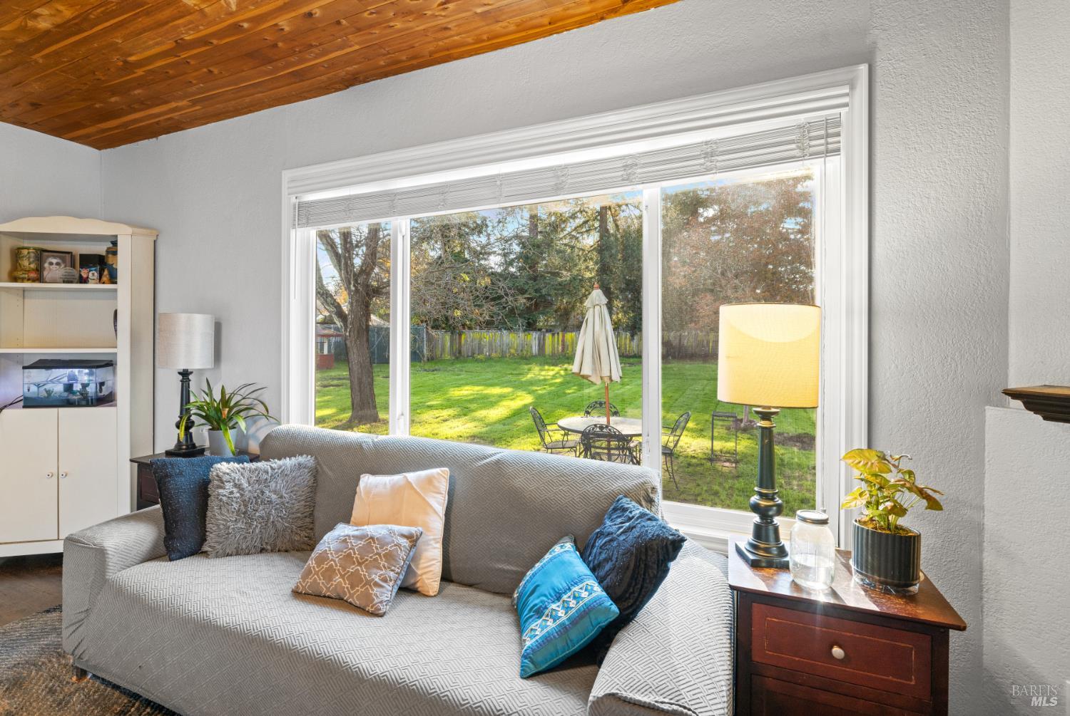 Detail Gallery Image 12 of 43 For 2825 Seneca Ln, Santa Rosa,  CA 95403 - 3 Beds | 2 Baths