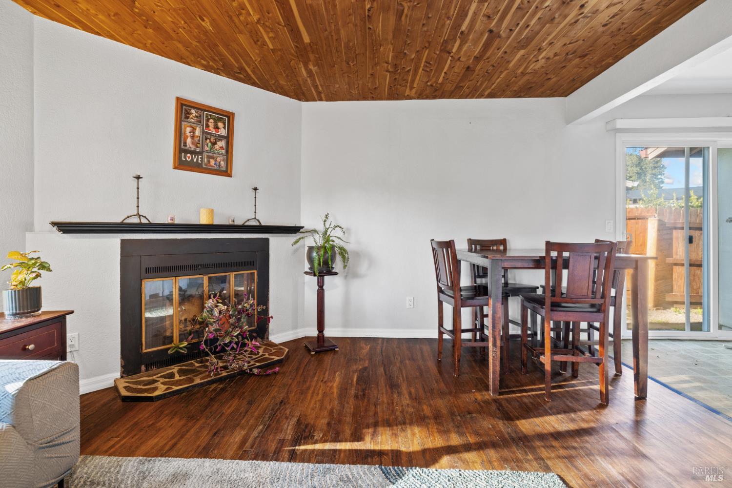 Detail Gallery Image 10 of 43 For 2825 Seneca Ln, Santa Rosa,  CA 95403 - 3 Beds | 2 Baths