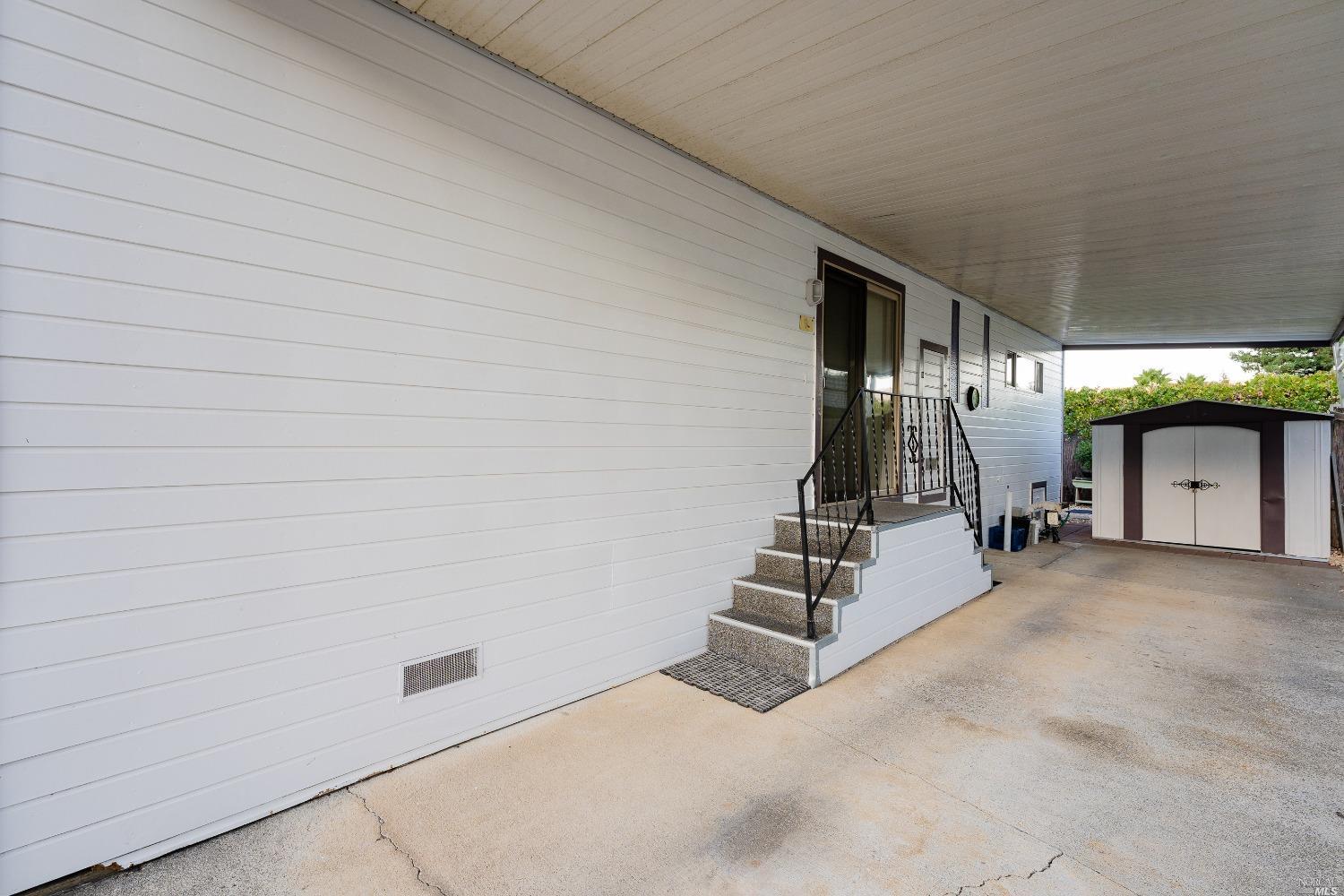 Detail Gallery Image 3 of 14 For 660 Leslie St 9, Ukiah,  CA 95482 - 2 Beds | 2 Baths