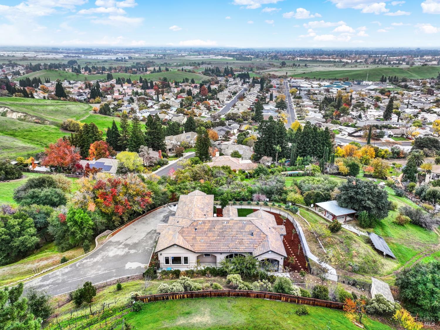 Detail Gallery Image 5 of 35 For 216 Alta Mira Dr, Vacaville,  CA 95688 - 5 Beds | 3/1 Baths