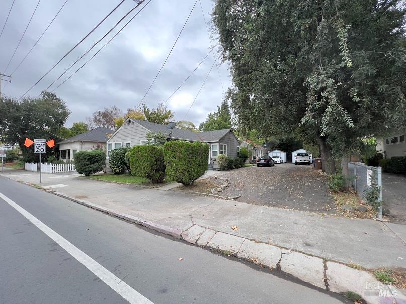 Detail Gallery Image 4 of 32 For 1769 3rd St, Napa,  CA 94559 - – Beds | – Baths