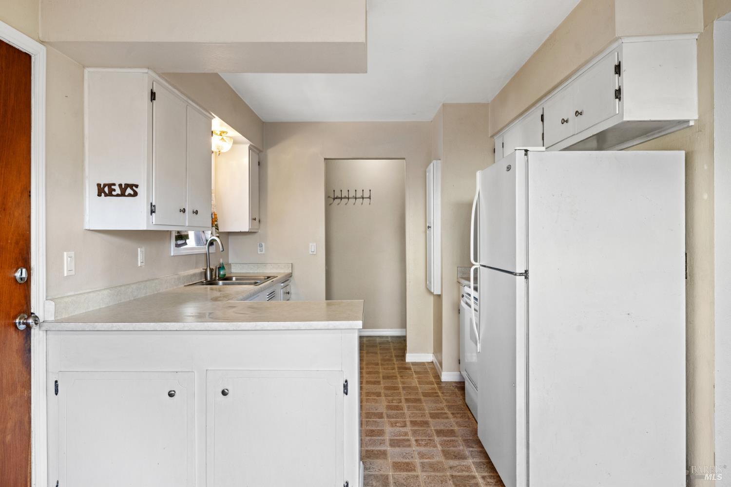 Detail Gallery Image 16 of 43 For 2825 Seneca Ln, Santa Rosa,  CA 95403 - 3 Beds | 2 Baths