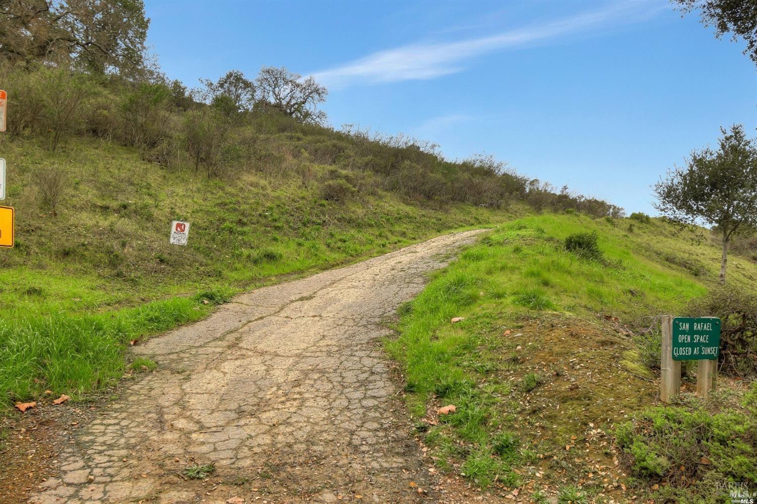 Detail Gallery Image 28 of 29 For 16 Tudor Ct, San Rafael,  CA 94903 - 2 Beds | 2 Baths
