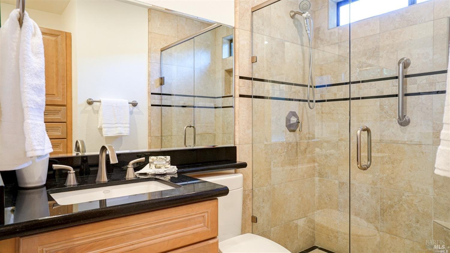 Detail Gallery Image 12 of 29 For 16 Tudor Ct, San Rafael,  CA 94903 - 2 Beds | 2 Baths