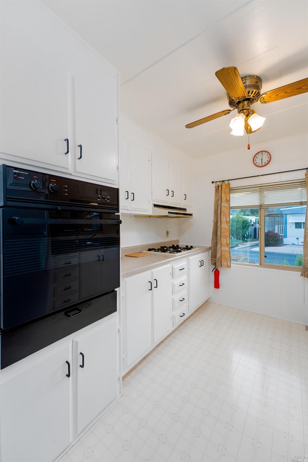 Detail Gallery Image 5 of 14 For 660 Leslie St 9, Ukiah,  CA 95482 - 2 Beds | 2 Baths