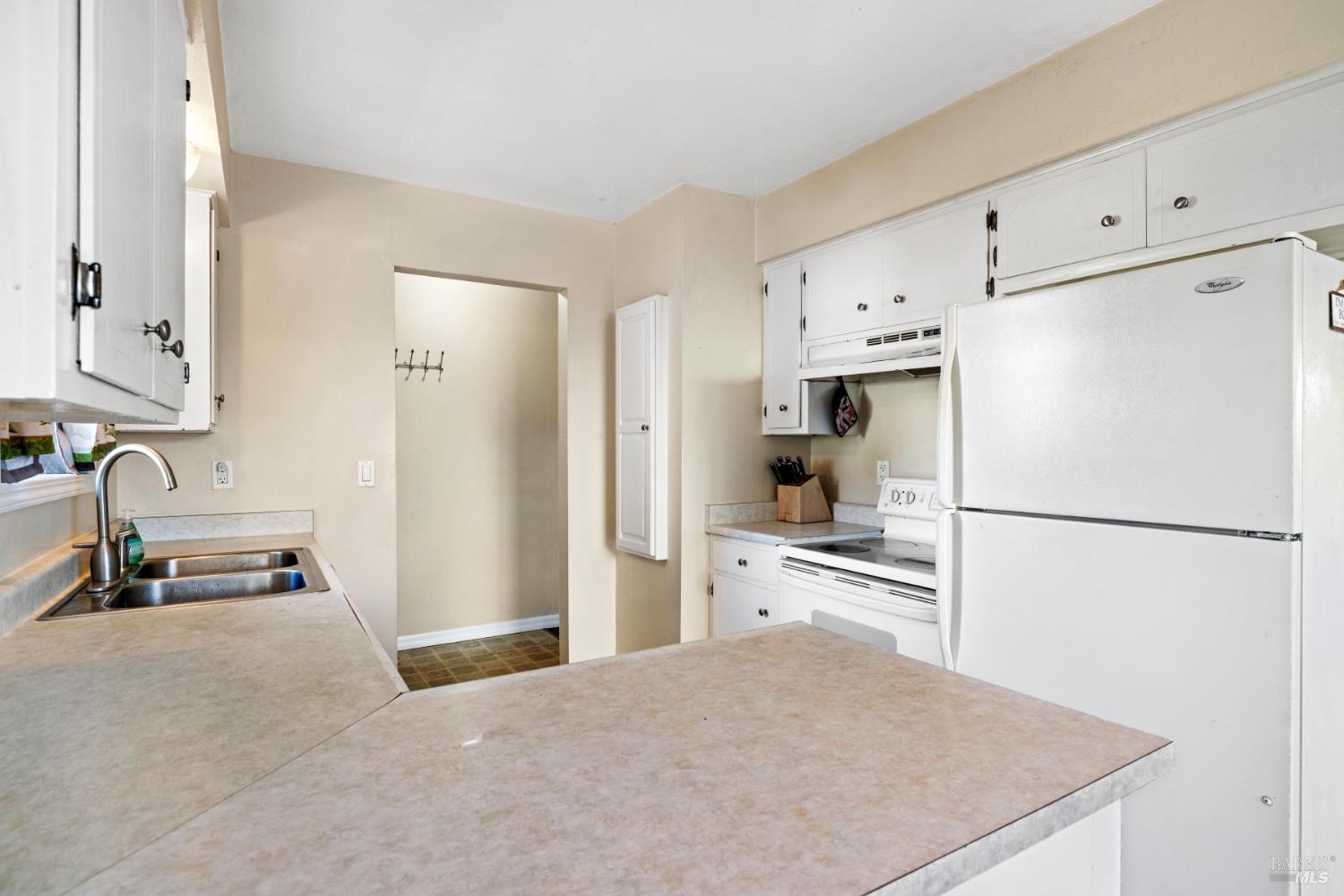 Detail Gallery Image 17 of 43 For 2825 Seneca Ln, Santa Rosa,  CA 95403 - 3 Beds | 2 Baths